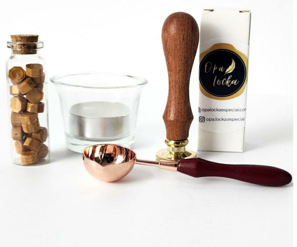 Kit 2,5cm o 3cm personalizado con mango incluido, cuchara, vela y 50 ceras de color a elección.