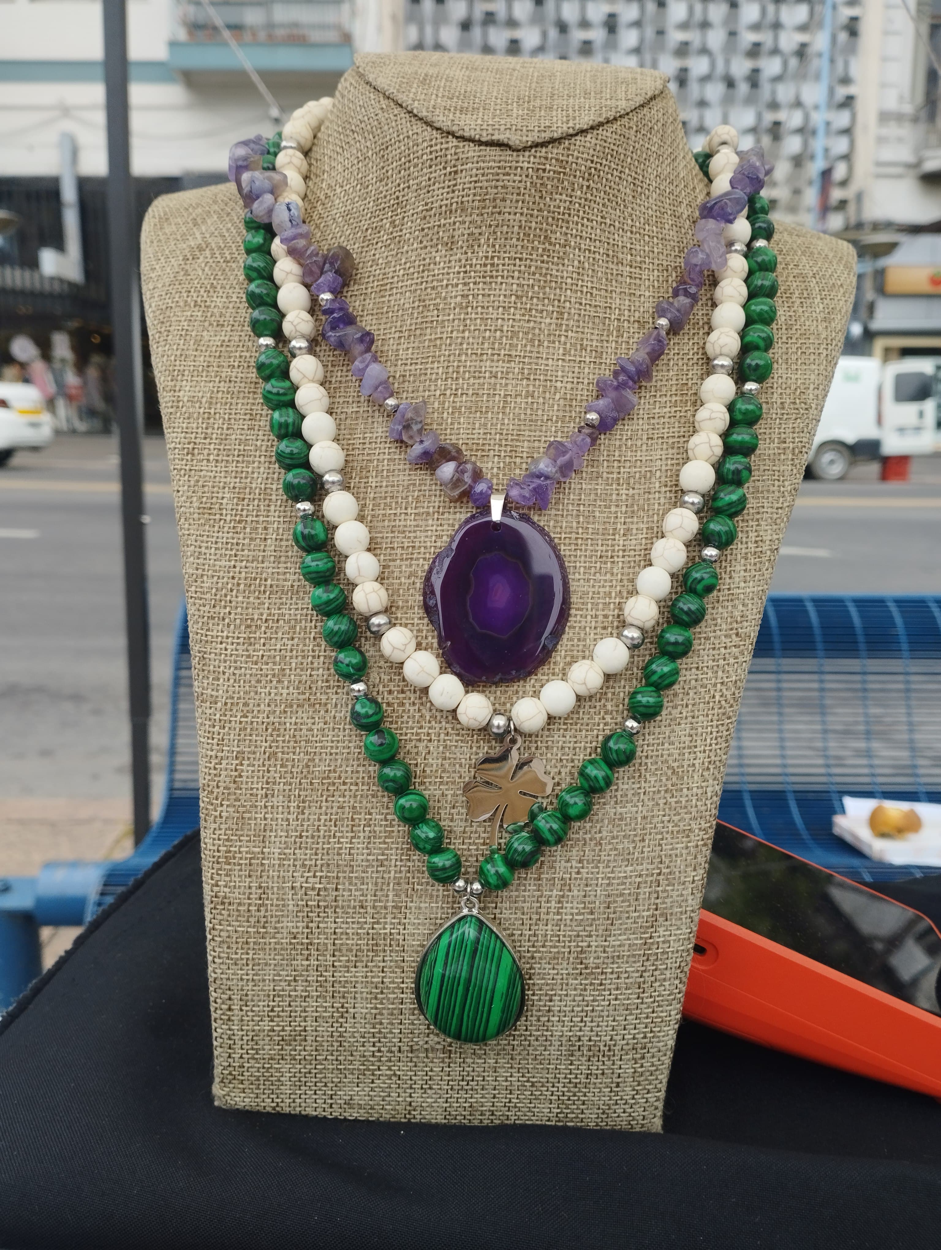 Collares de piedras naturales