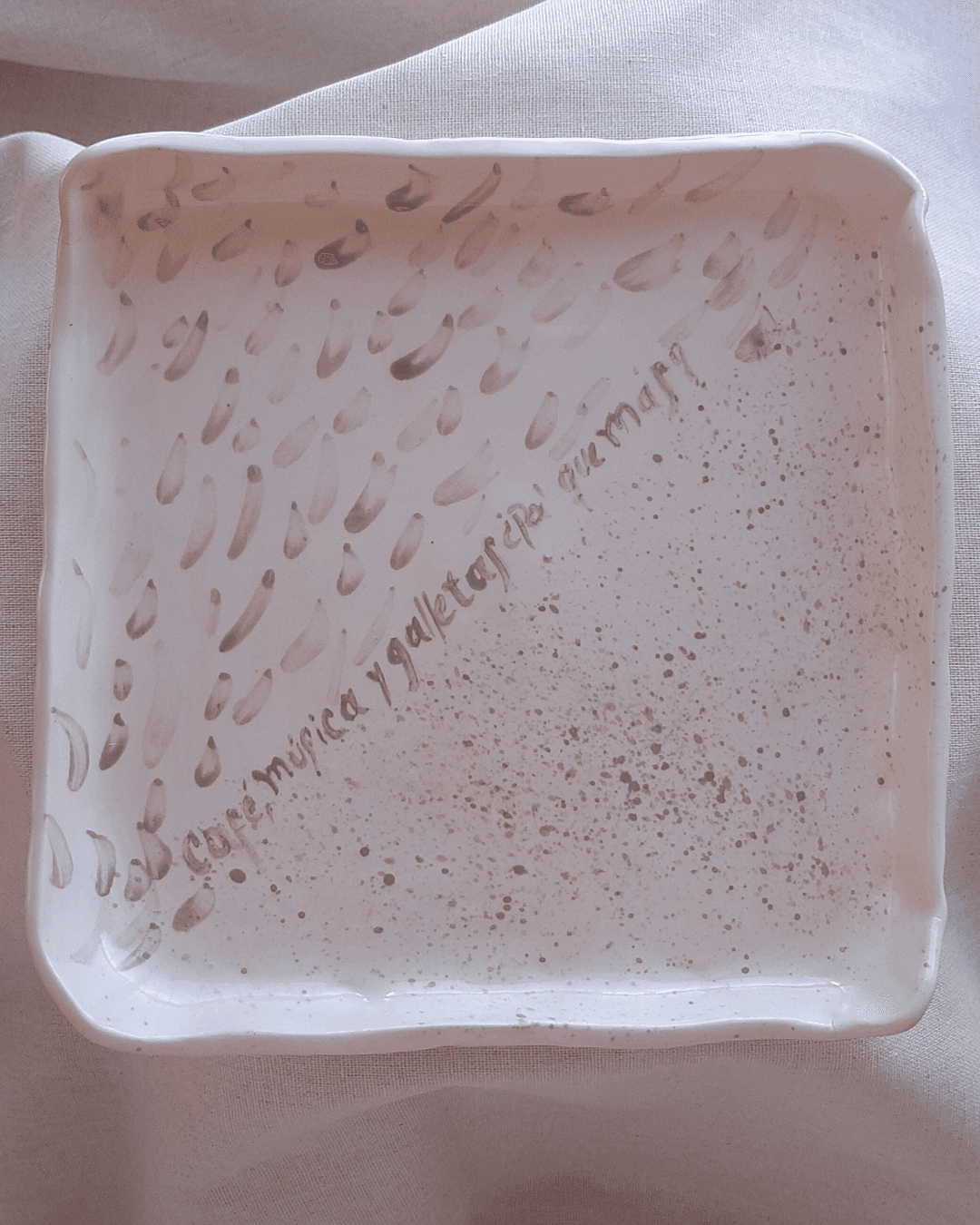 Plato “Café, música y galletas… ”