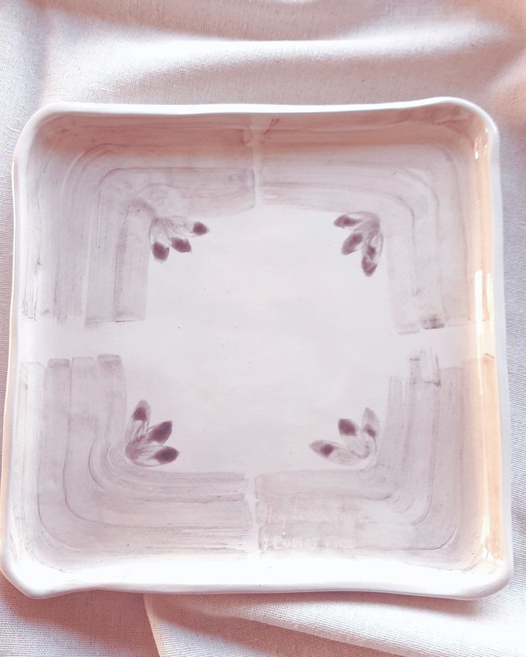 Plato acuarela · “Hoy toca vivir y comer rico”