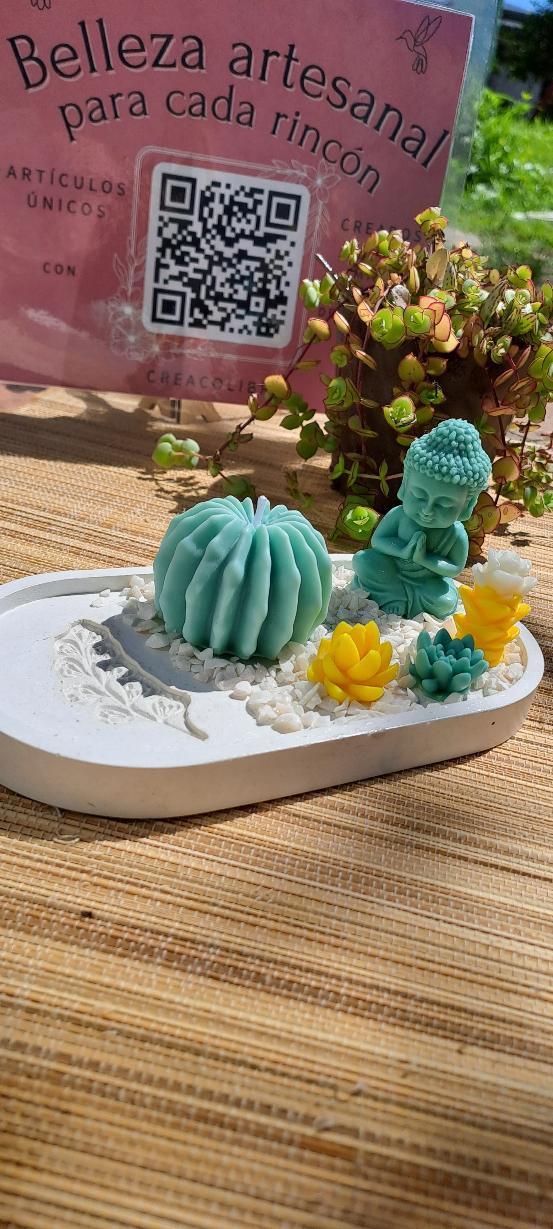 Centro de mesa aromatico y velas aromáticas en reciepiente