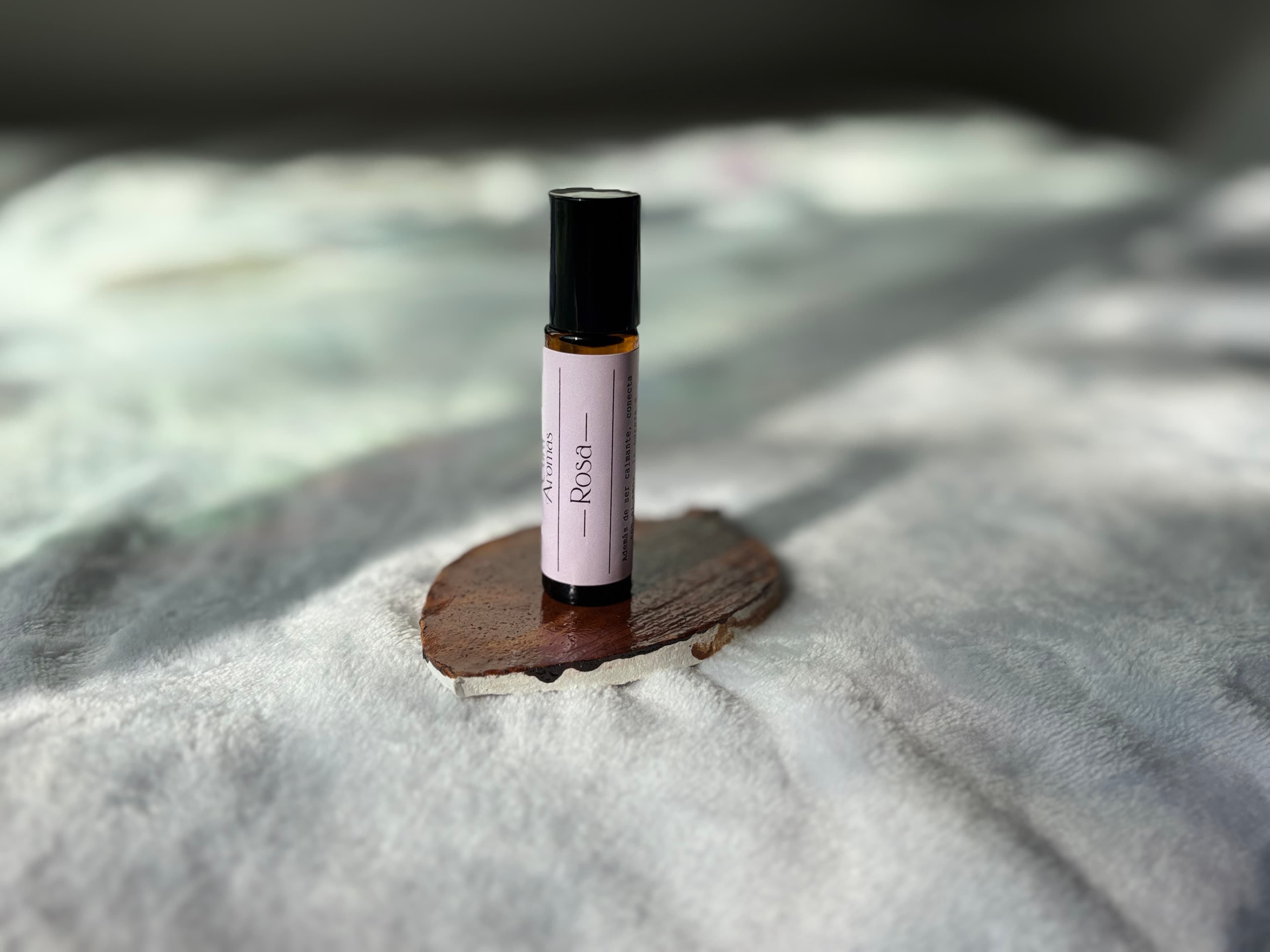 Línea Esenciales: Roll on Rosa