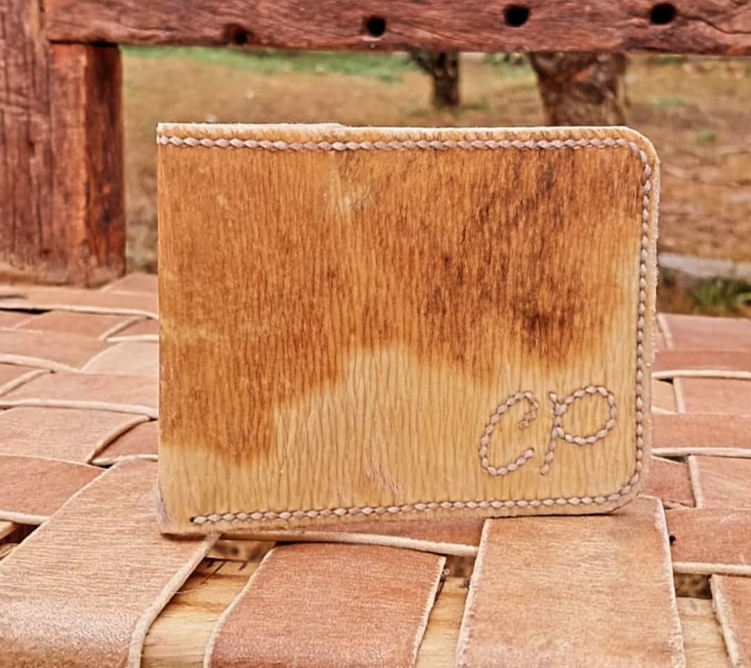 Billetera en cuero crudo