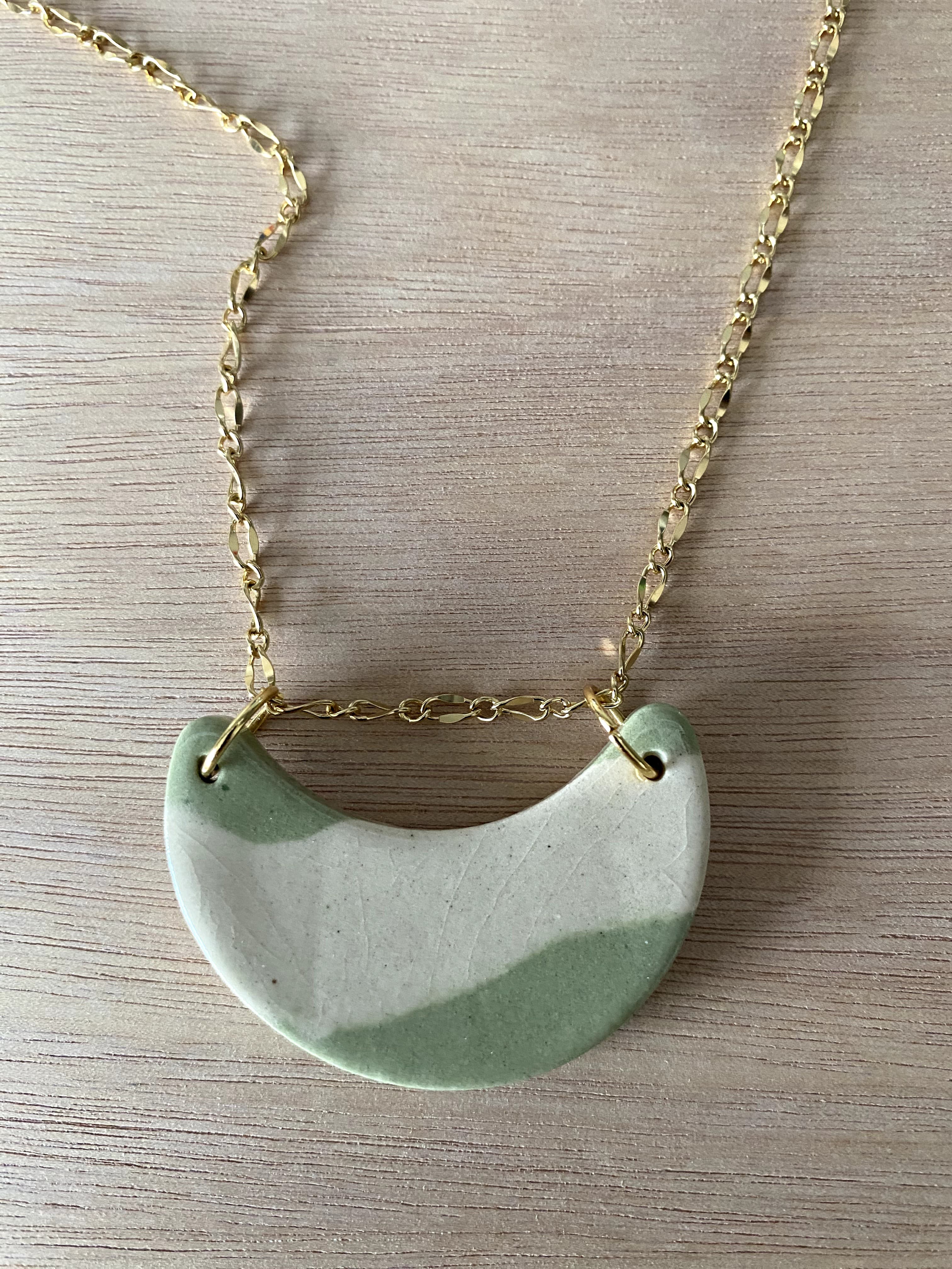 Cadena de acero inoxidable con dije de cerámica grande