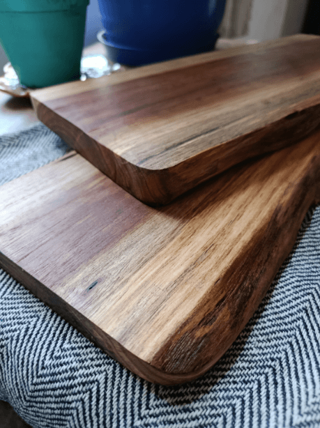 Tablas de acacia negra
