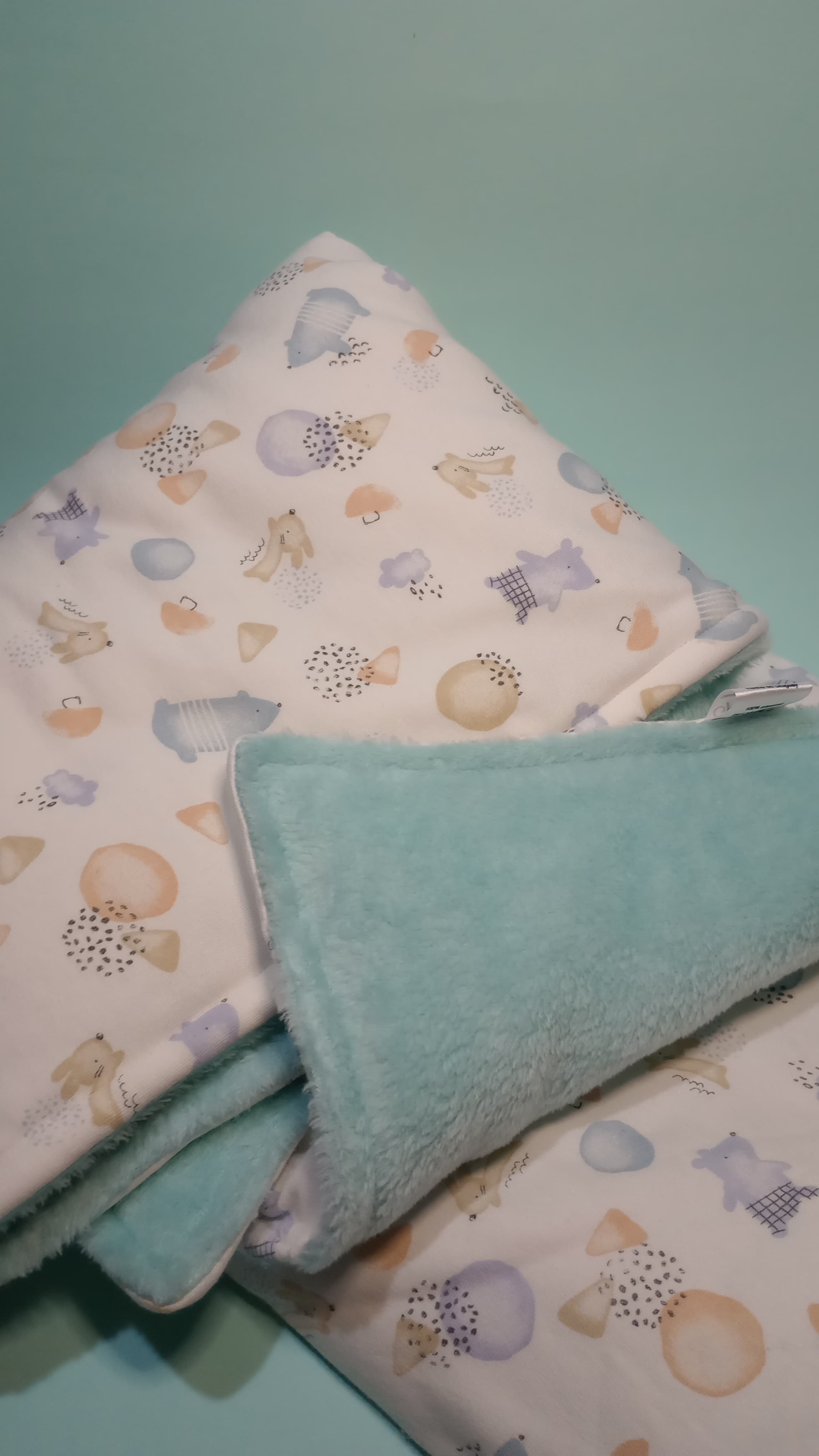 Acolchado para Bebé – Diseño Estampado y en Verde Agua